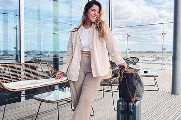“cute Outfits For Travel Photos”