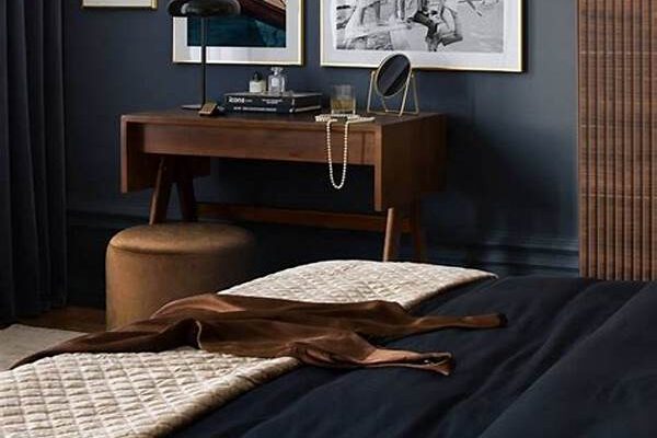 Elegant Navy And Brown Scheme