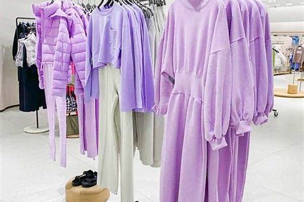 Best Online Stores For Trendy Women’s Clothes